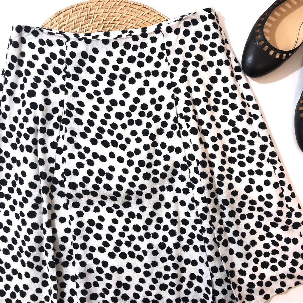 ✨LOFT - White and Black Polka Dot Skirt